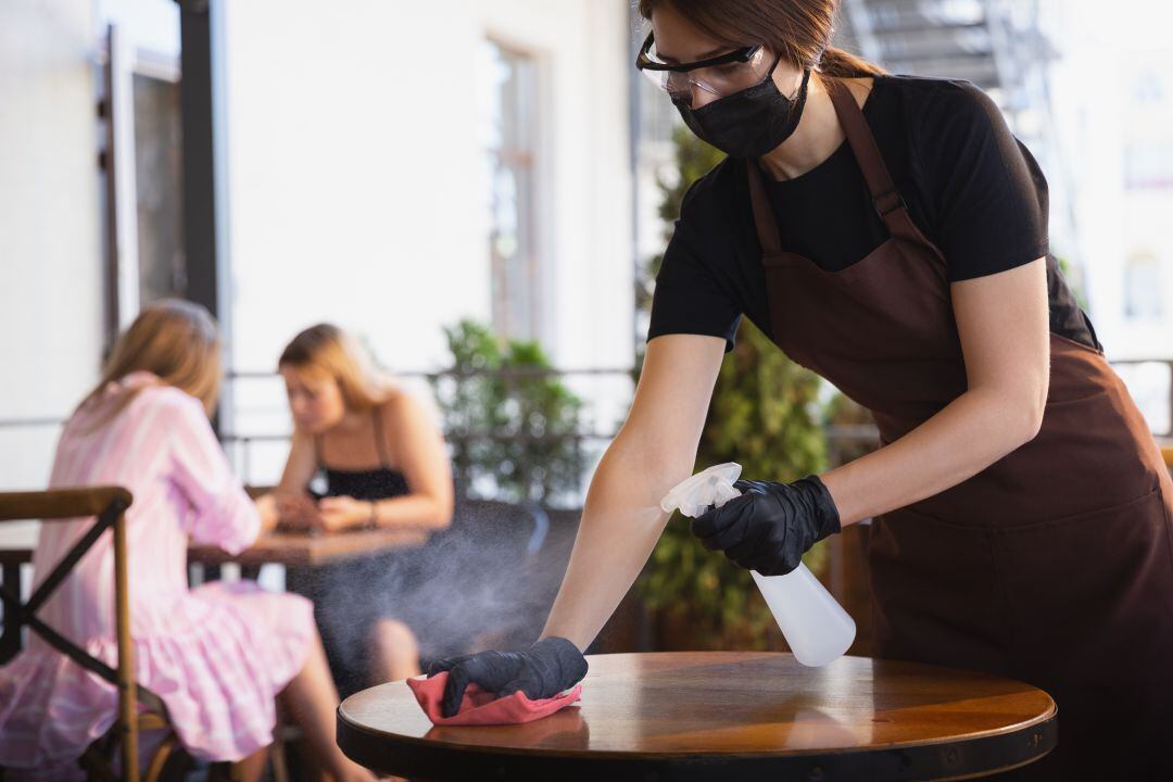 El sector servicios es uno de los más afectados por la brecha de género en la Comunitat Valenciana. 