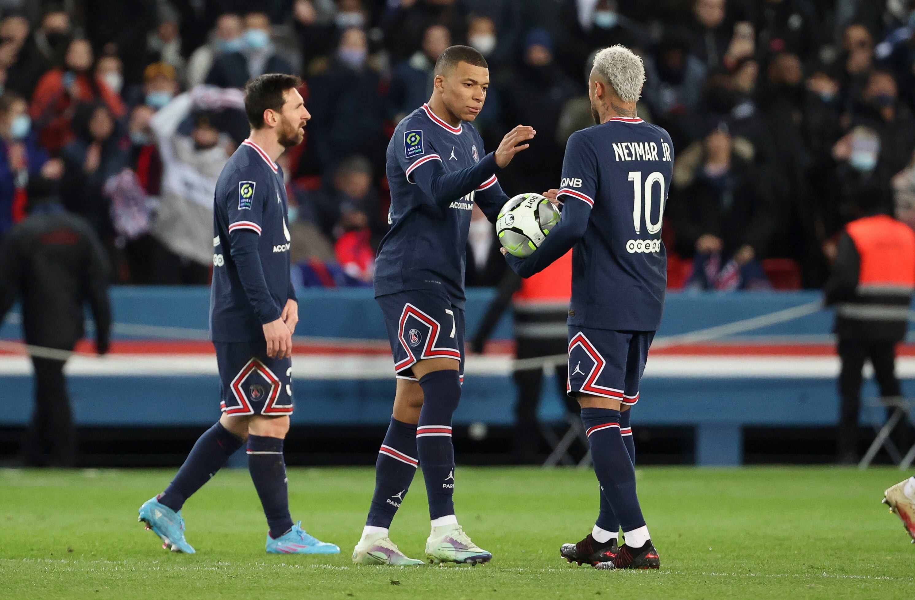 Kylian Mbappe, Neymar Jr y Lionel Messi, durante un encuentro de la Ligue 1