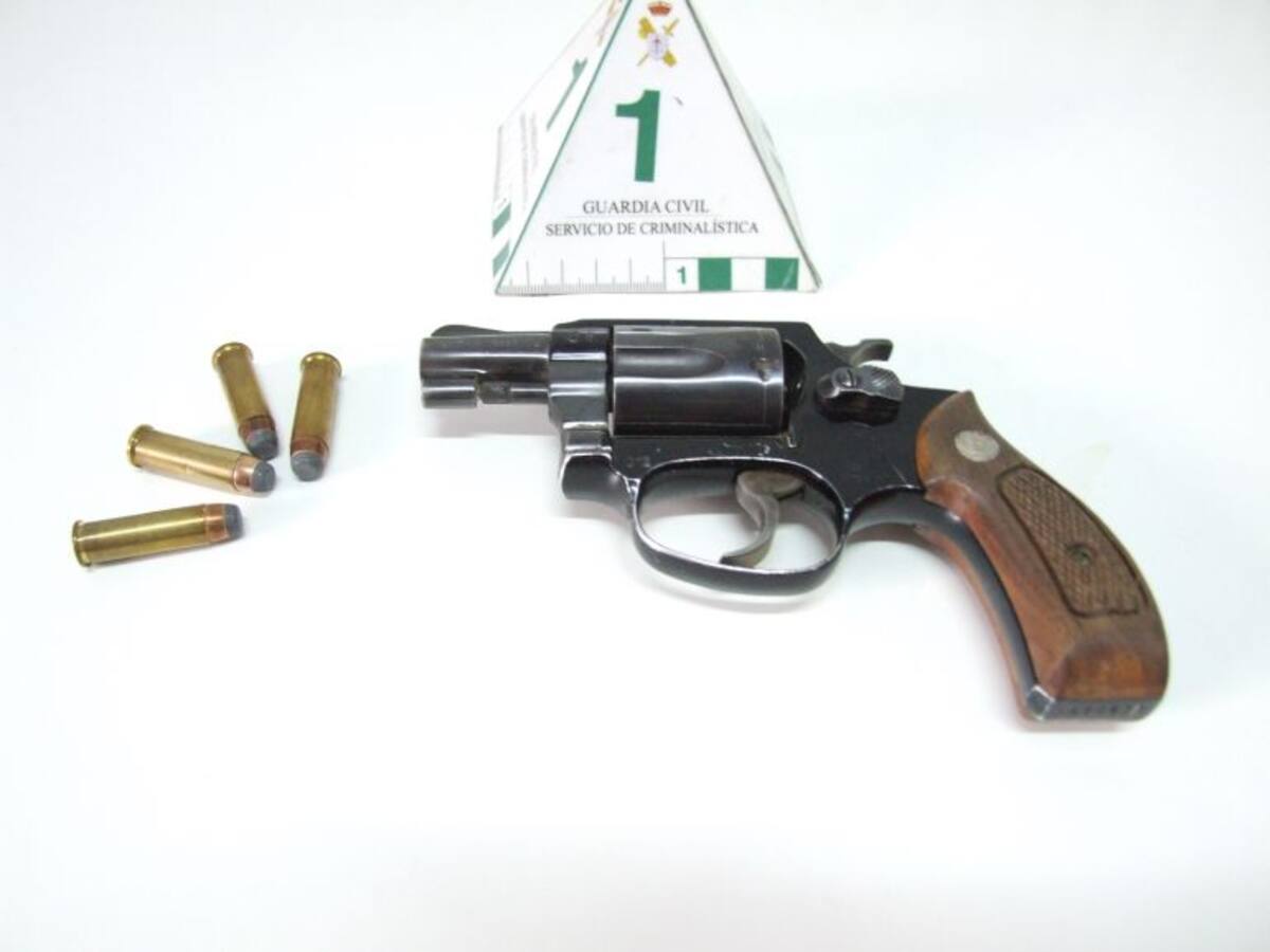 Detienen a un vecino de Medinaceli por tenencia ilícita de armas