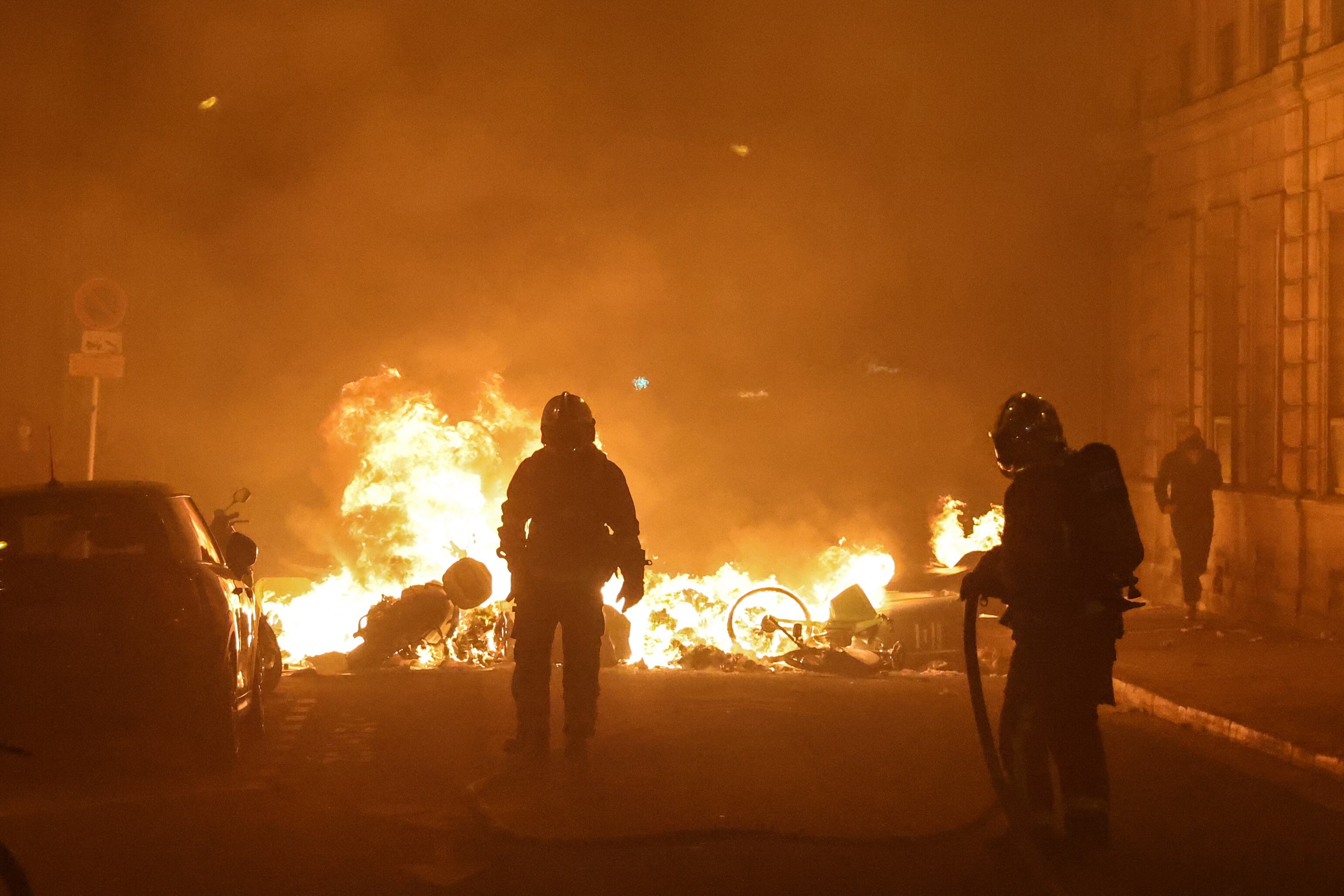 Noche de disturbios en Francia. EFE/EPA/Mohammed Badra