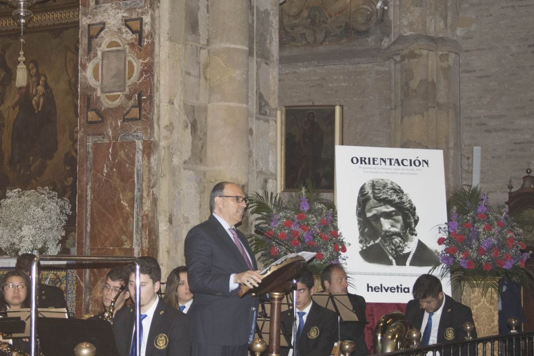 La parroquia de Santa Ana acogió este lunes la presentación de &#039;Orientación&#039;