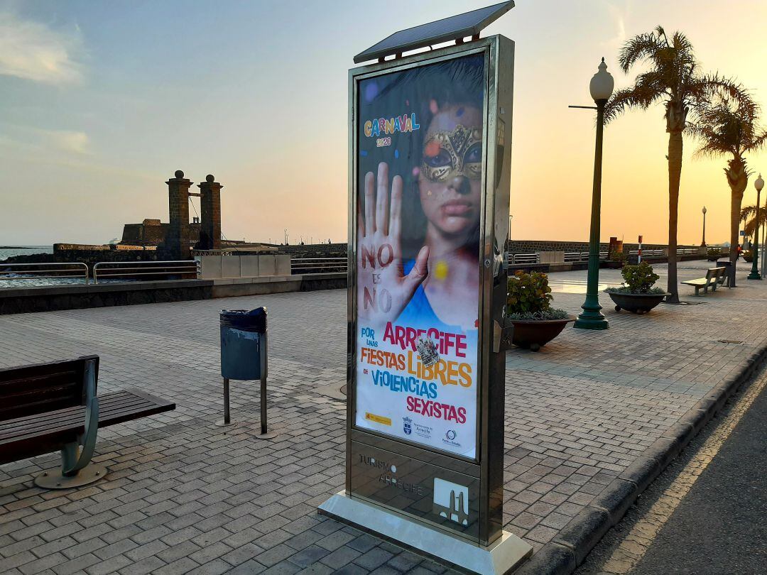 La campaña ya está en los mupis de la capital