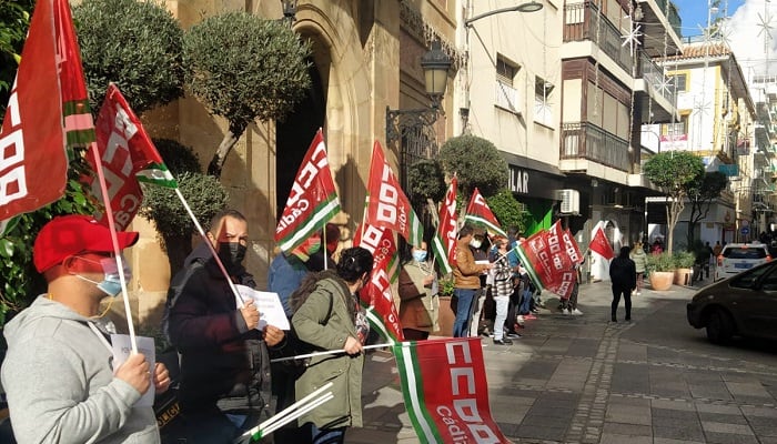 Concentración de CCOO a las puertas del Ayuntamiento