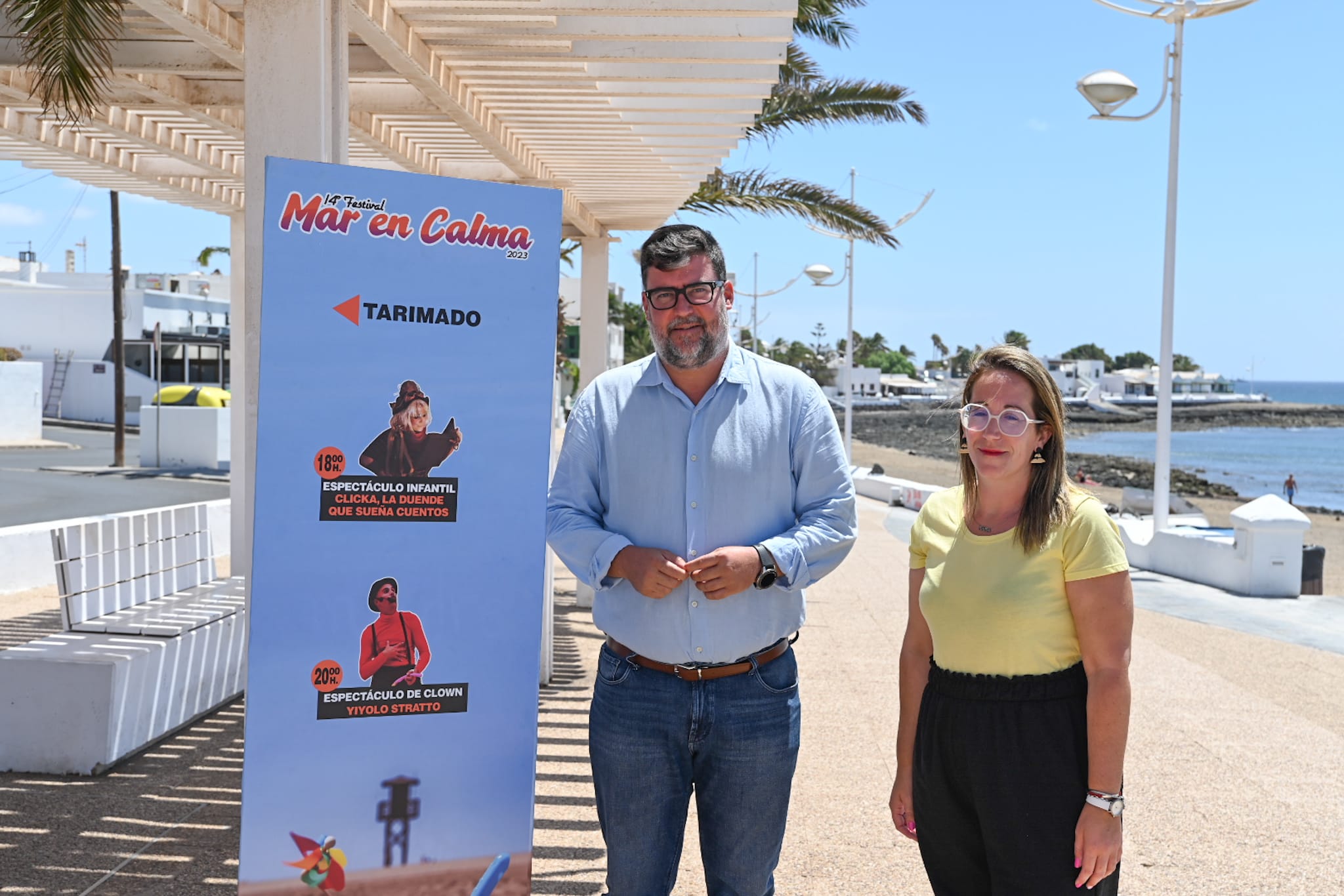 El alcalde de San Bartolomé, Isidro Pérez en Playa Honda.