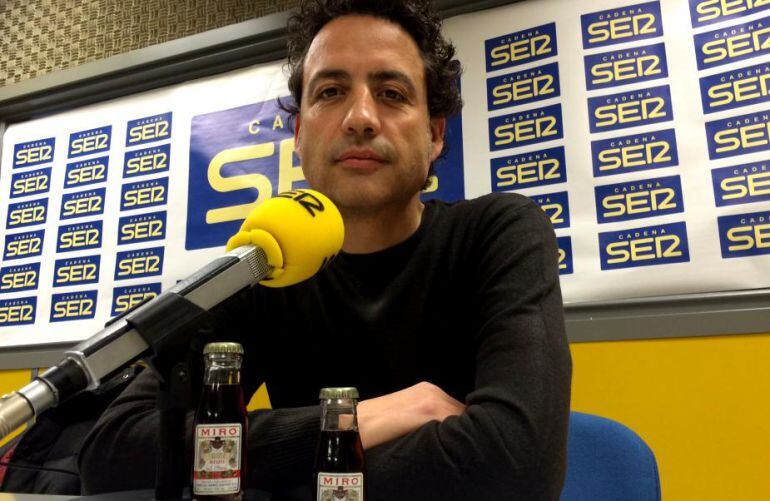 Fito Luir, als estudis de Ràdio Reus. 