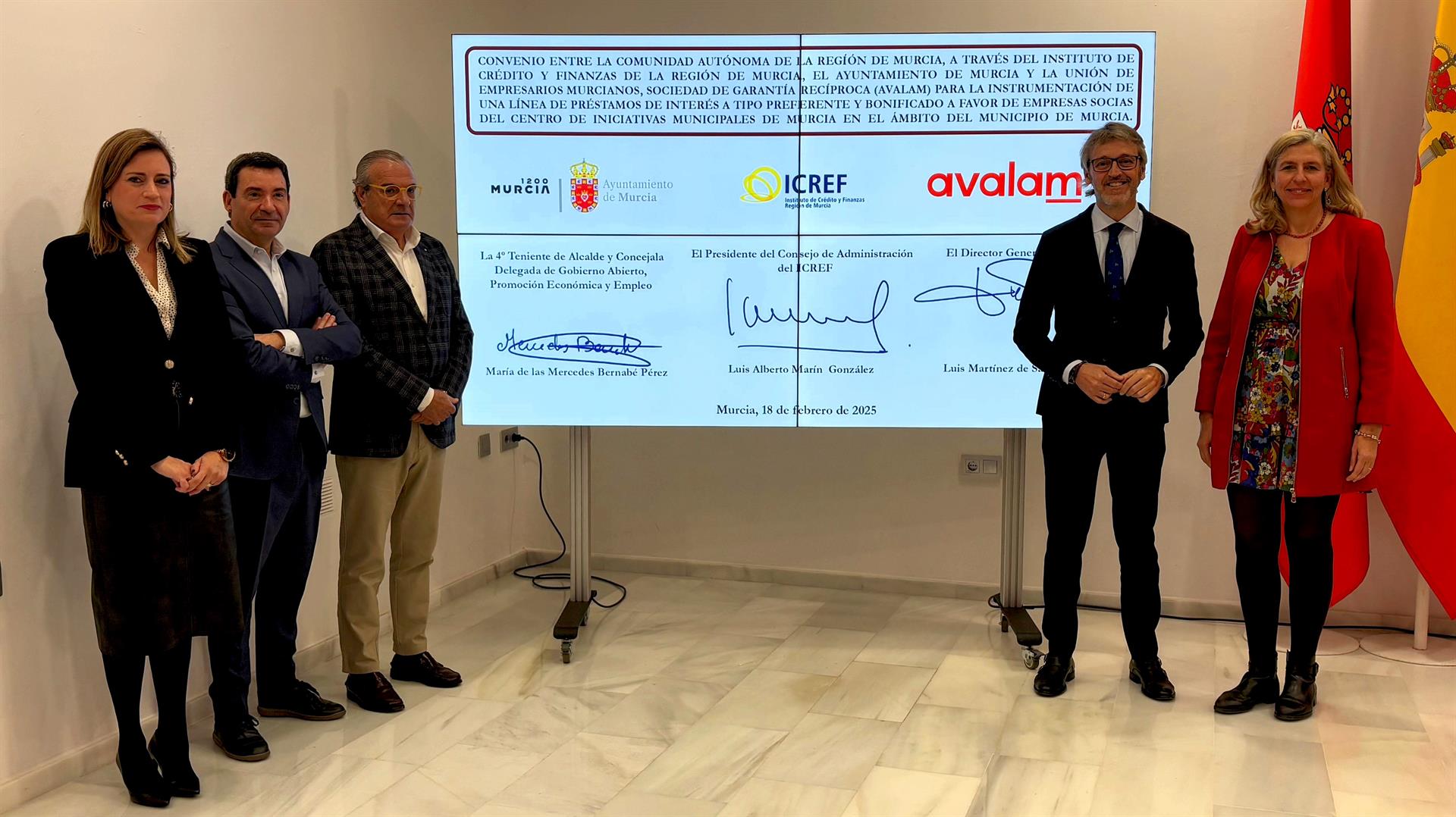 Momento de la firma del convenio de colaboración entre el Gobierno regional, el ayuntamiento de Murcia y Avalam