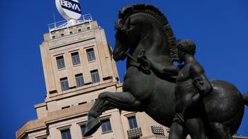 Todavía quedan muchas páginas por escribir de la batalla BBVA/Banco de Sabadell