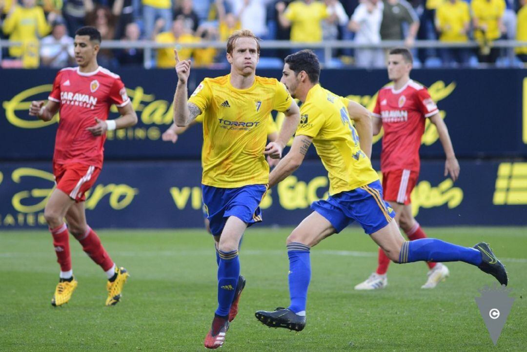 Álex Fernández celebra el tanto conseguido ante el Zaragoza