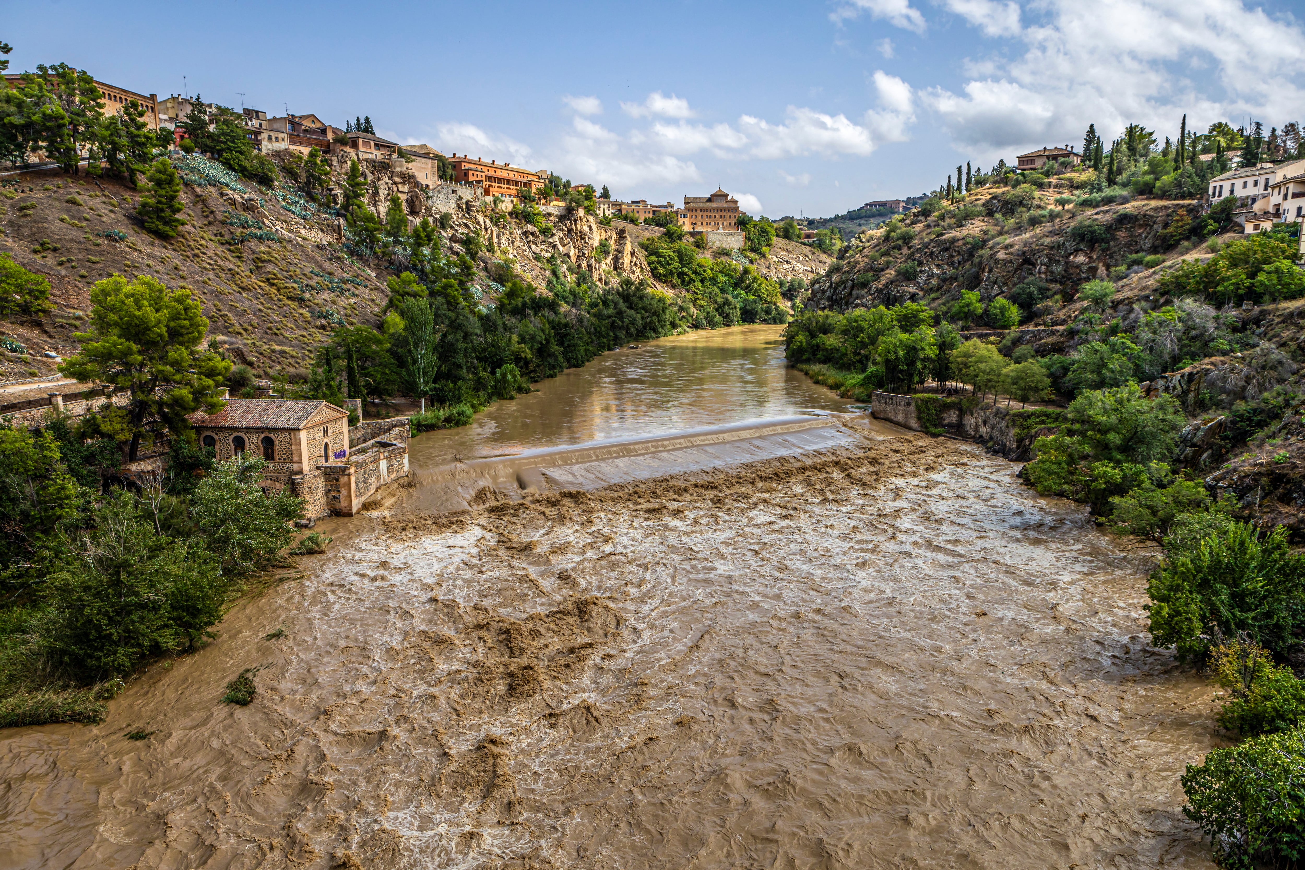 El río Tajo a su paso por Toledo