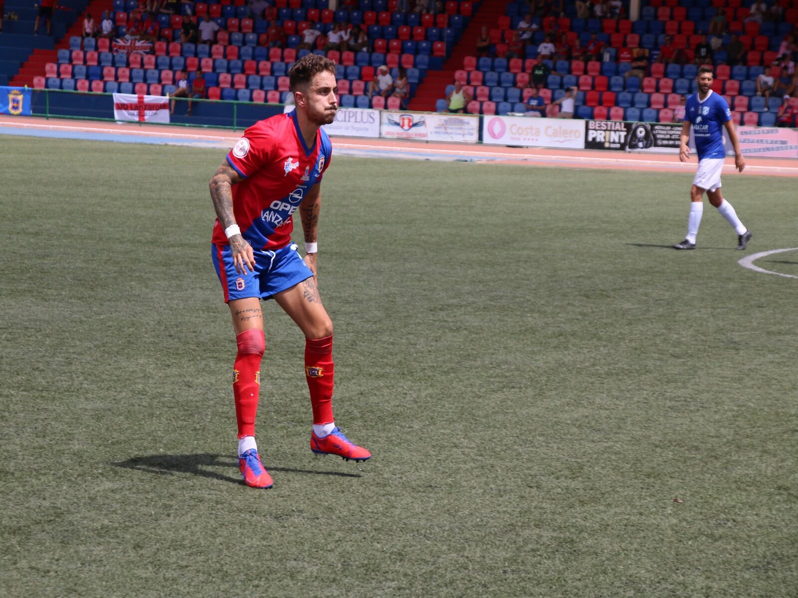 Adrián Bravo con la camiseta de la UD Lanzarote.