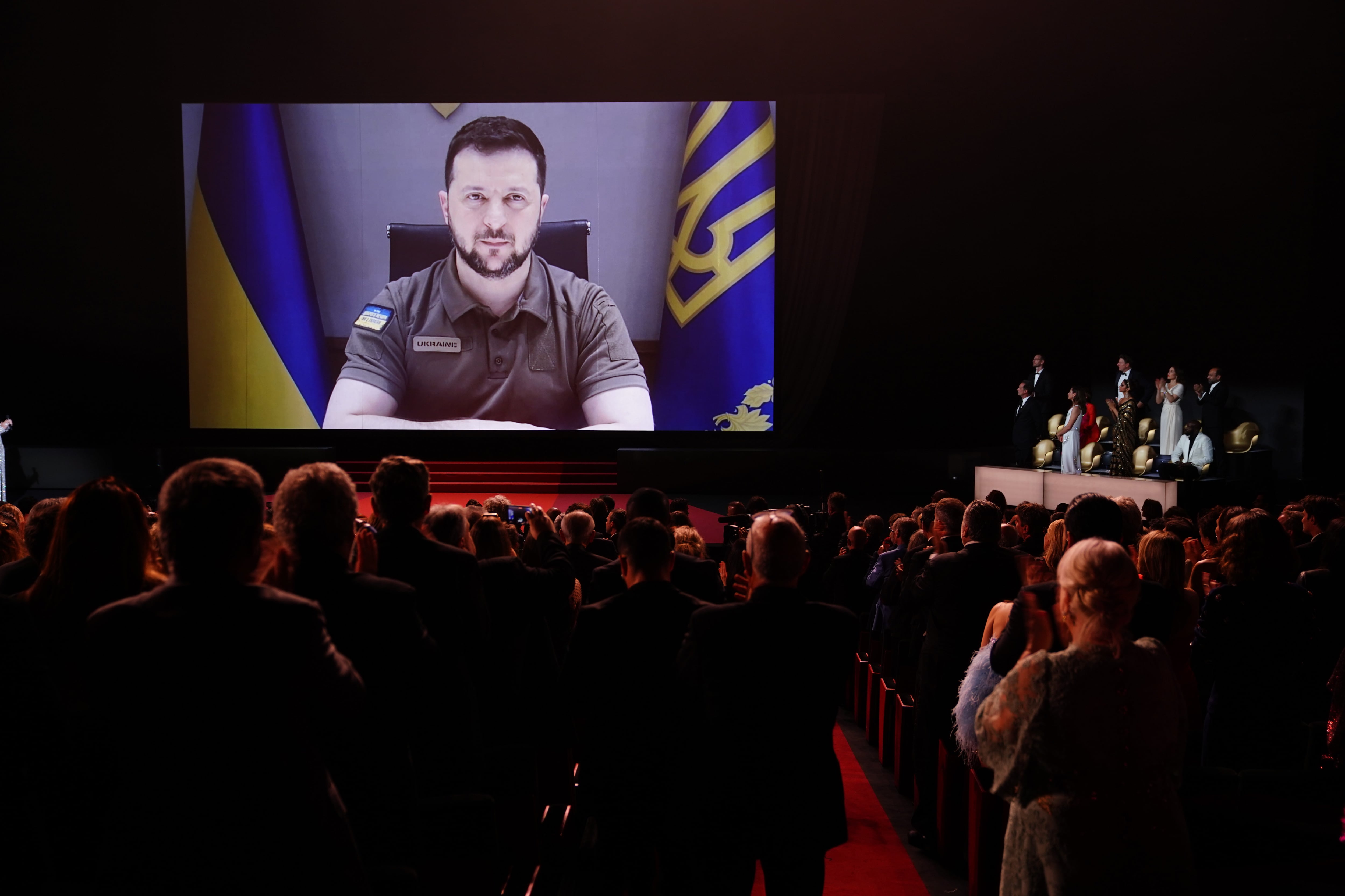 Cannes (France), 17/05/2022.- Ukraine&#039;s President Volodymyr Zelensky appears on a screen during the Opening Ceremony of the 75th annual Cannes Film Festival, in Cannes, France, 17 May 2022. The festival runs from 17 to 28 May. (Cine, Francia, Ucrania) EFE/EPA/CLEMENS BILAN
