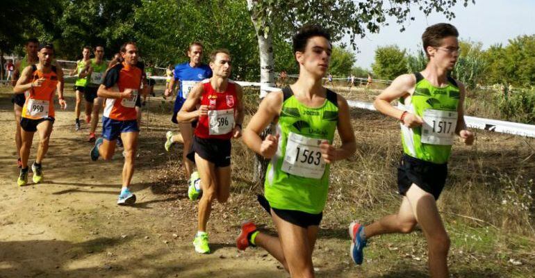 Atletas participantes en una prueba del Campeonato Provincial de Cross.