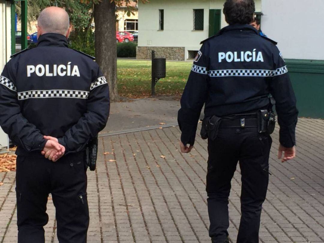 La policía municipal puso un coche camuflado para establecer la vigilancia