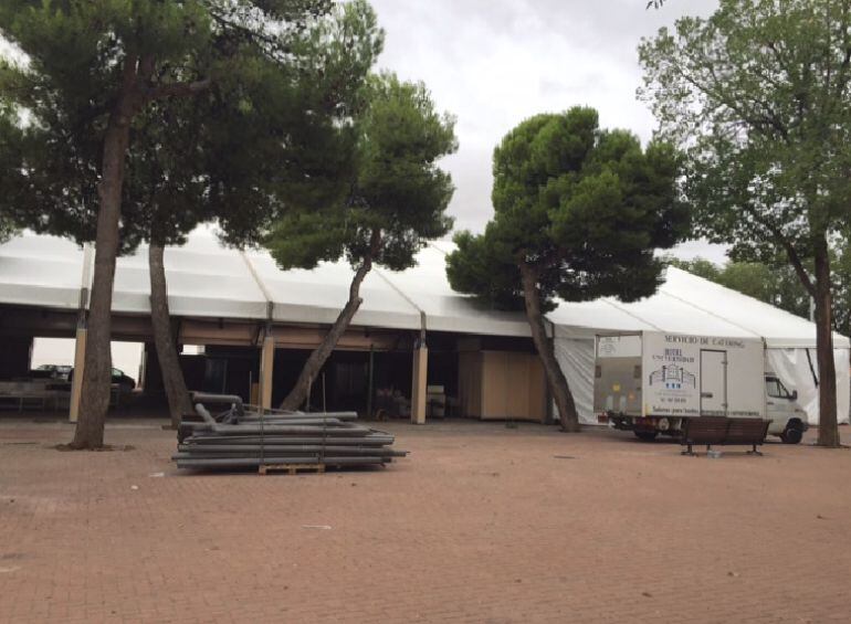 Montaje de una de las carpas