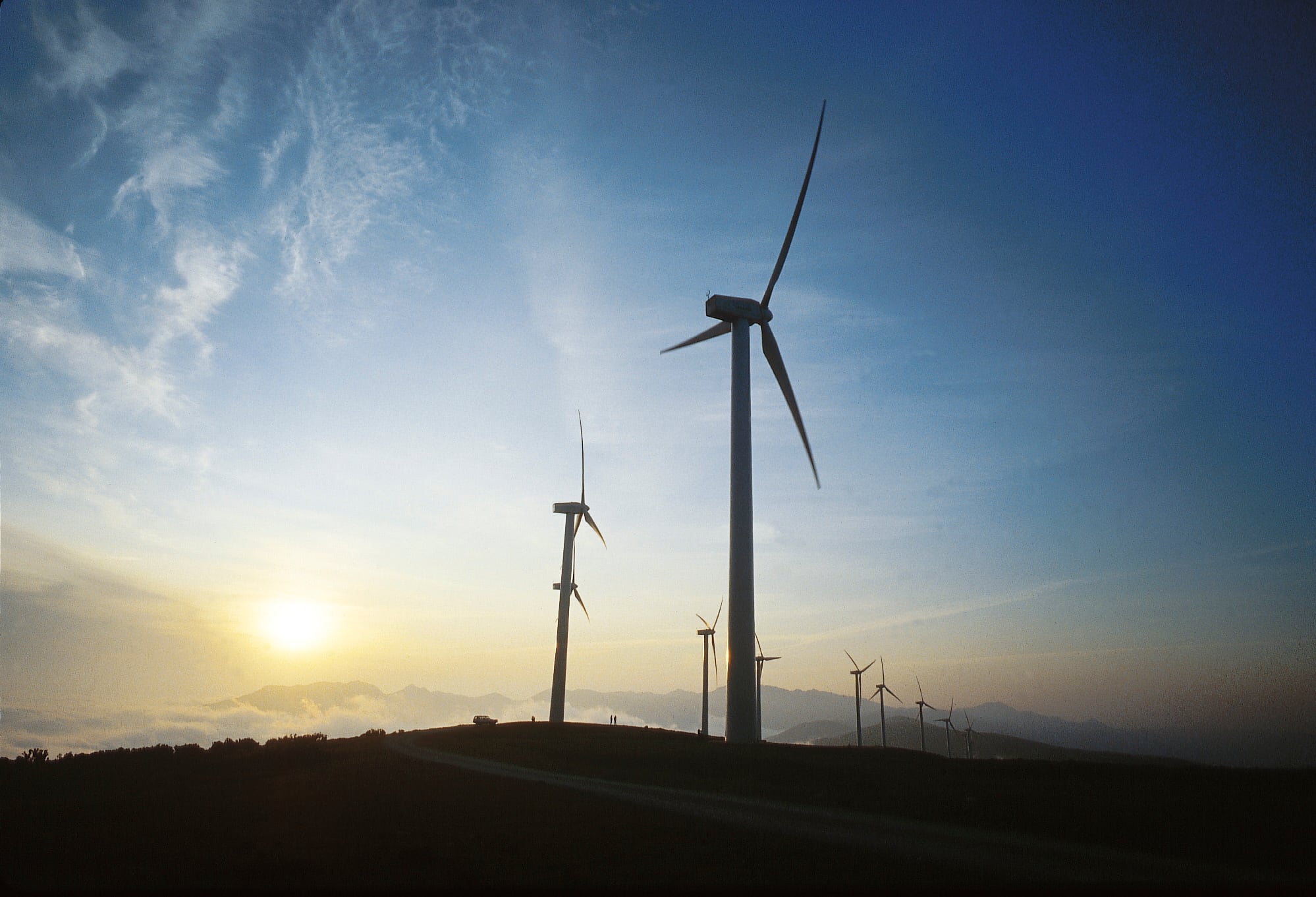 Aerogeneradores en la Sierra de Elguea (Álava)