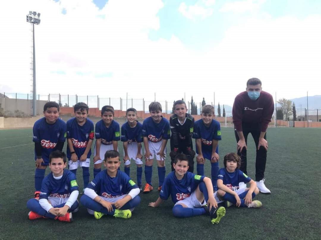 Alineación del equipo benjamín del Villena CF