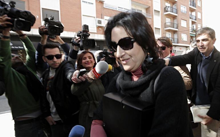 La vicepresidenta cuarta de la Diputación de Valencia, Rosa Pérez Garijo (Esquerra Unida), a su llegada al cuartel de la la Guardia Civil donde ha declarado. Manuel Bruque