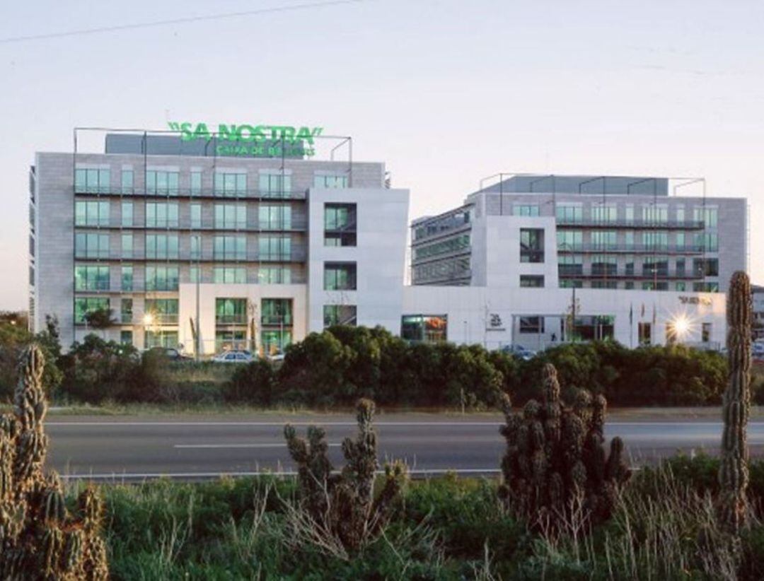 Imagen de la antigua sede de Sa Nostra en Son Fuster