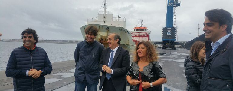 El PP de A Coruña visita el Puerto Exterior