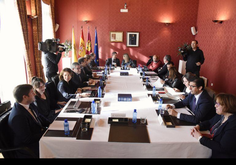 El ayuntamiento de Tomelloso ha acogido la reunión del Consejo de Gobierno con la presencia del presidente de la diputación y la alcaldesa de la localidad