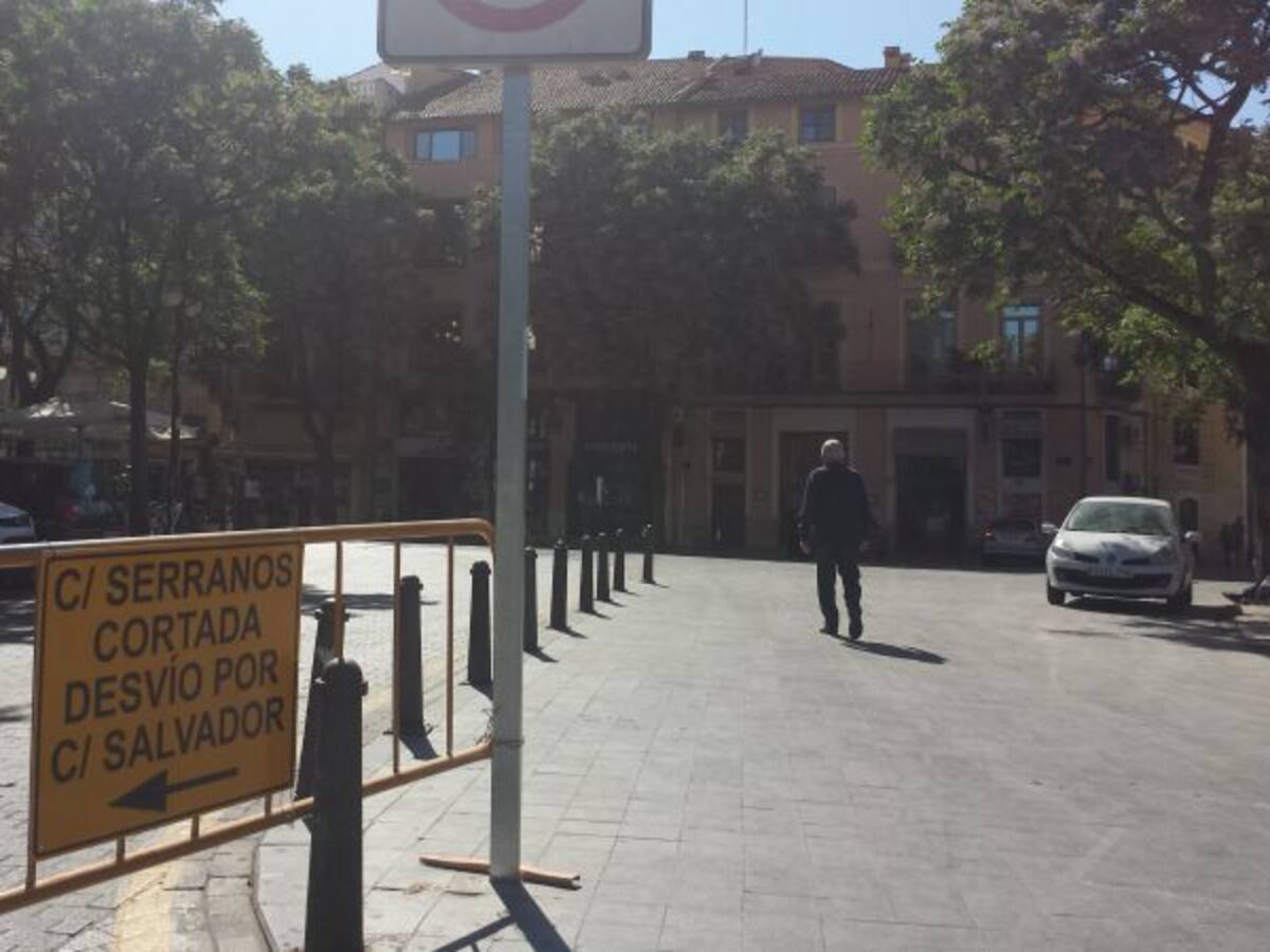 Empieza la peatonalización de Serranos