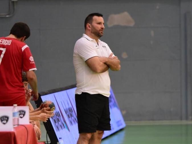 Javier Suárez, en un partido con el filial del Balonmano Alcobendas