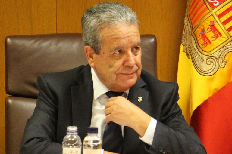 L'actual cònsol menor de la capital, Eron Estany, ha anunciat que no es presenta a les properes comunals, decisió que ja ha comunicat al partit i que ahir va fer públic després de la sessió de comú (a la foto).