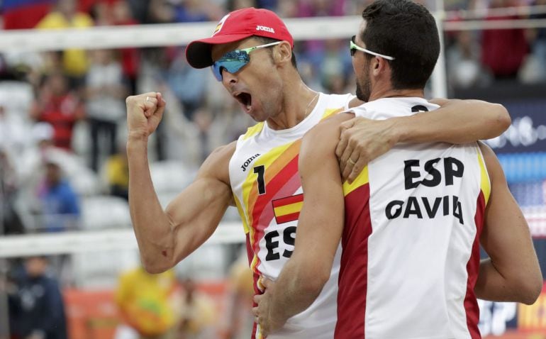 La pareja española de voley playa formada por Pablo Herrera y Adrián Gavira.