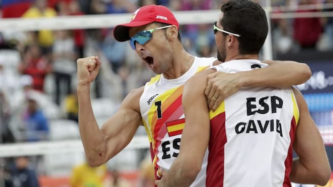 La pareja española de voley playa formada por Pablo Herrera y Adrián Gavira.