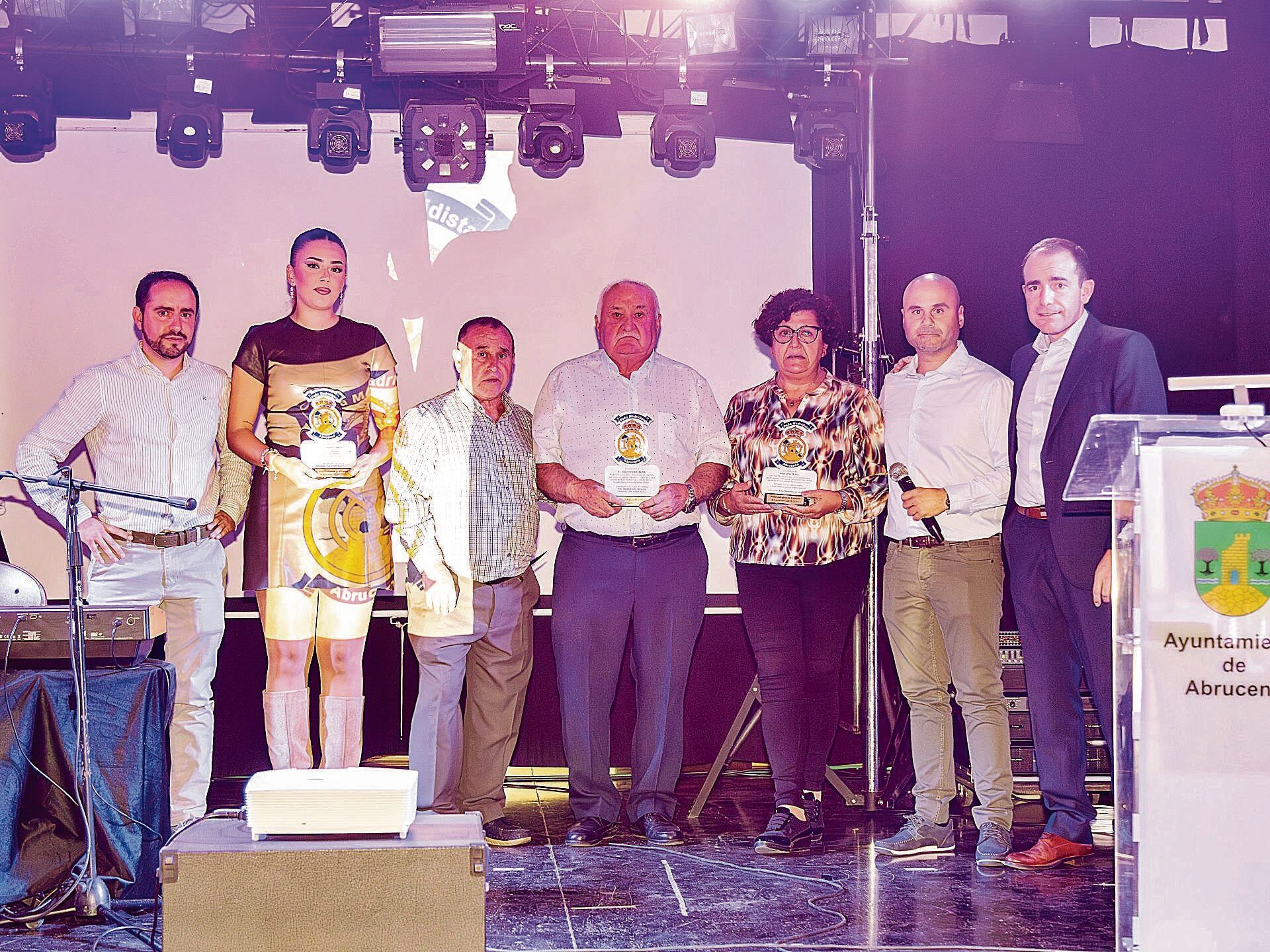 Homenaje a los socios Fallecidos en estos diez años: Juan Martínez Martín, Manuel Fernández Sánchez y Juan Ortiz Molina.