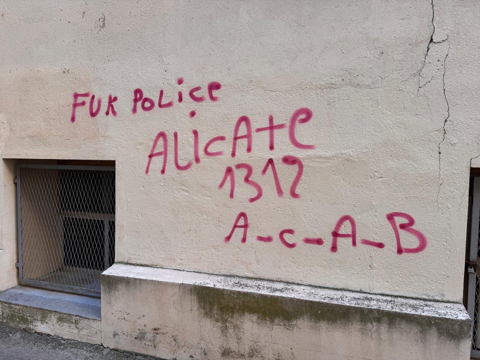 Pintadas realizadas por el menor