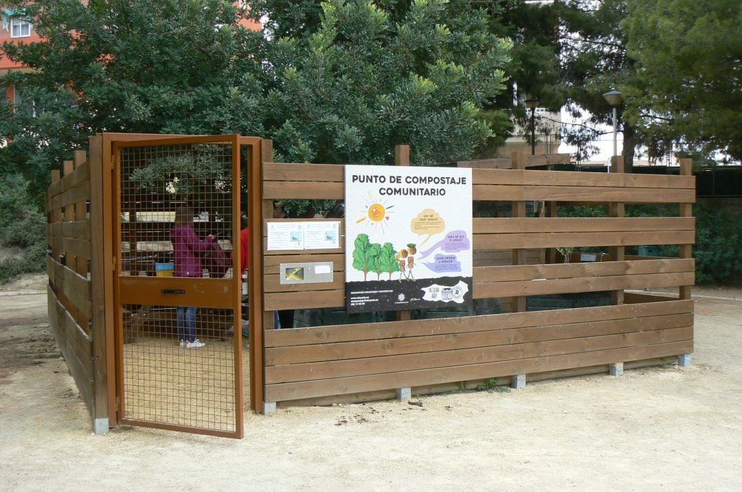 Uno de los puntos de compostaje instalados en Alicante