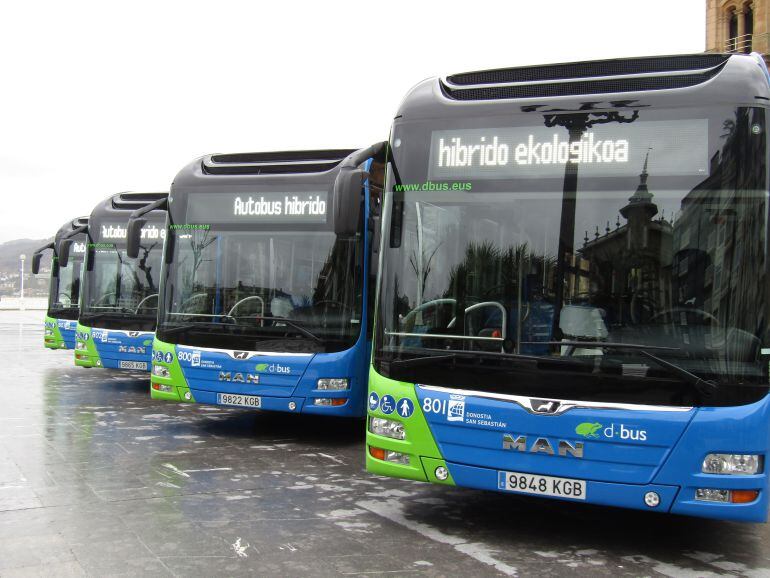 Dbus ha incorporado a su flota cuatro nuevos autobuses híbridos de 12 metros.