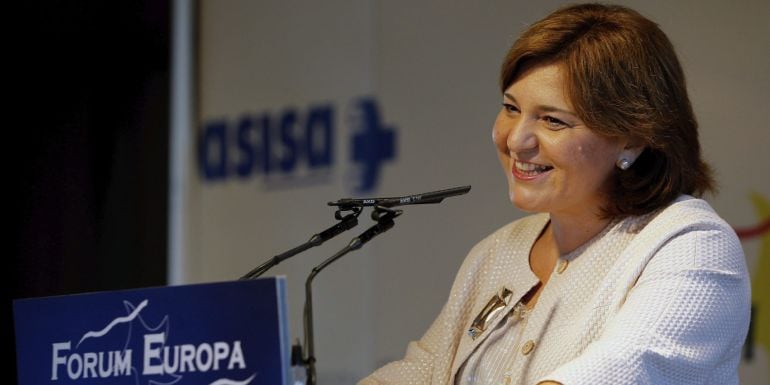 GRA022. VALENCIA, 06/10/2015.- La presidenta del Partido Popular de la Comunitat Valenciana, Isabel Bonig, interviene en el Fórum Europa-Tribuna Mediterránea presentada por la secretaria general del PP, María Dolores de Cospedal. EFE/ Juan Carlos Cárdenas