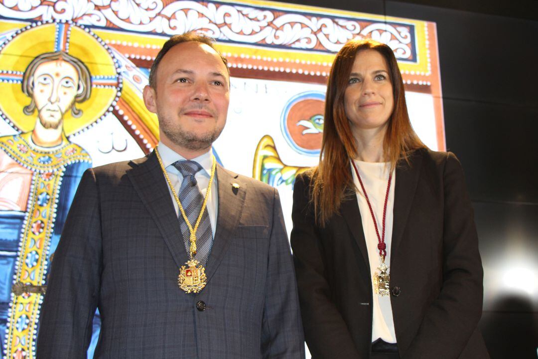 Sílvia Riva, ministra de Cultura i Esports amb Xavier Espot, cap de Govern.