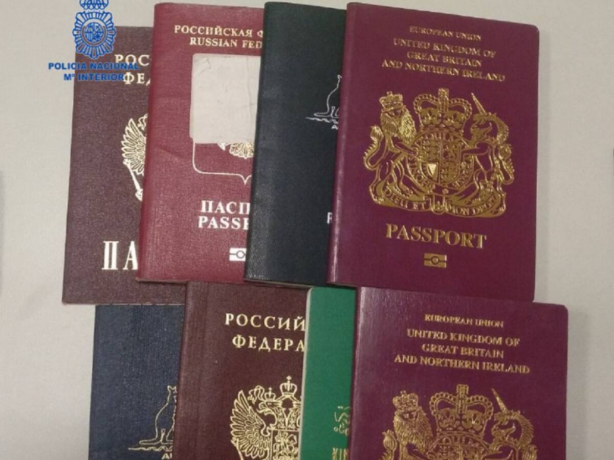 Detenidas ocho personas en el Aeropuerto que pretendían viajar con pasaportes falsos