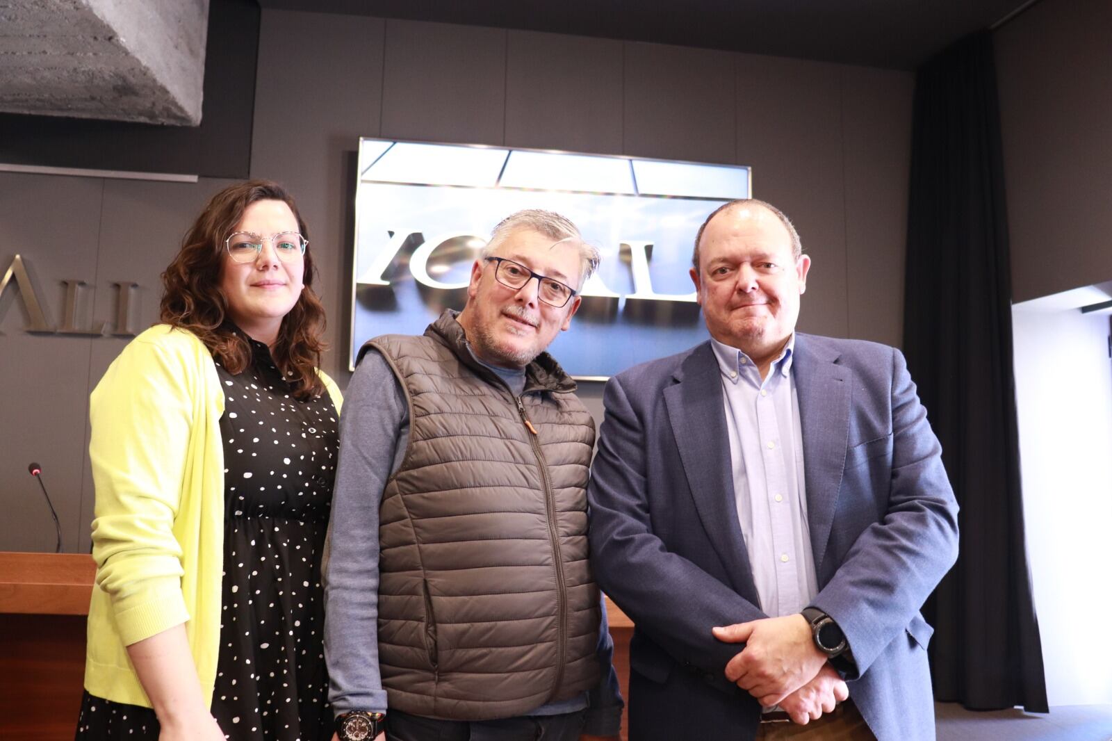 José Lobregat con representantes de Amif Villena