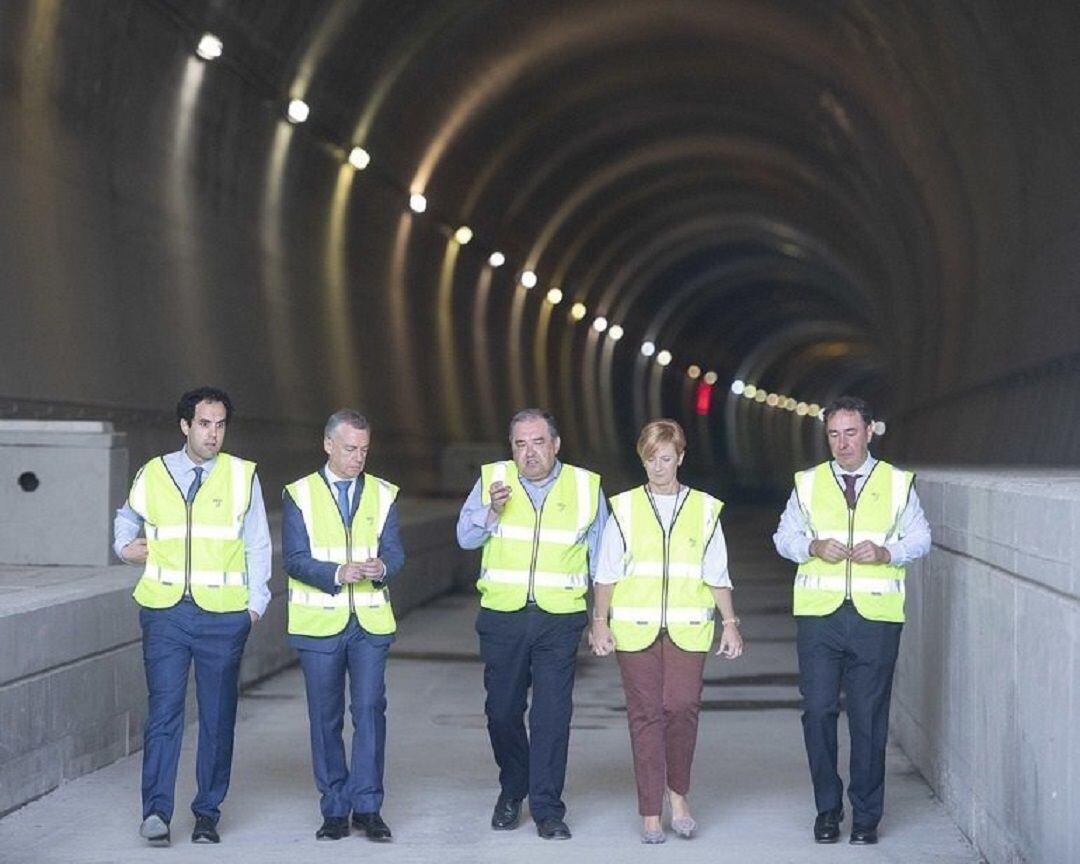 El Gobierno Vasco concluye el tramo guipuzcoano de la plataforma ferroviaria de la Y vasca El lehendakari en el tramo Antzuola-Ezkio del TAV