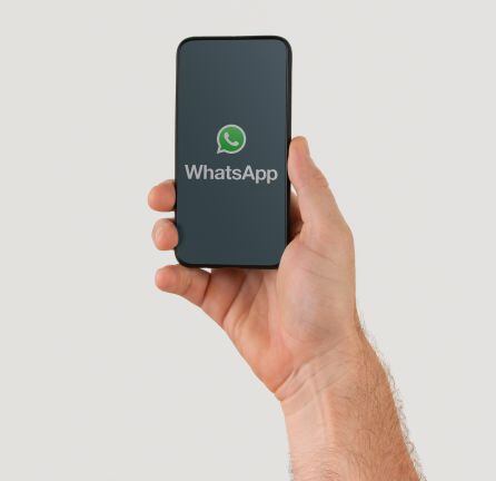 Teléfono móvil con WhatsApp