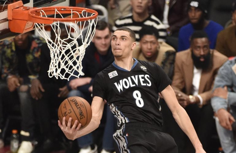 El jugador de los Minnesota Timberwolves Zach LaVine durante el concurso de mates. 