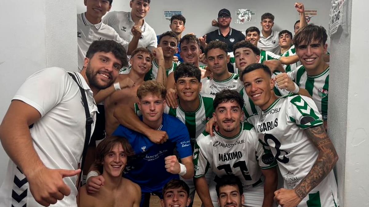 El filial del Antequera CF retoma la victoria para colocarse líder en solitario