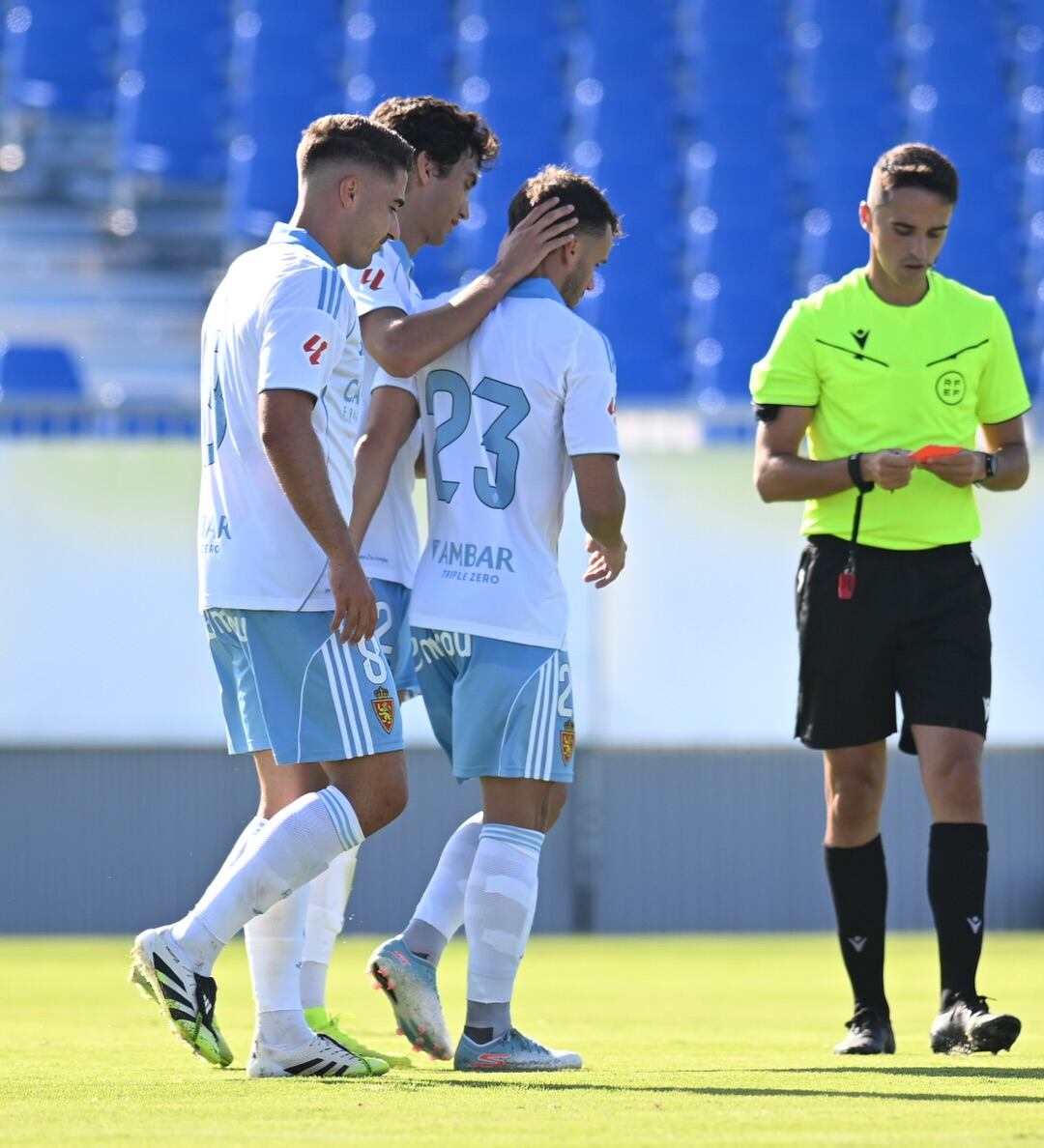 Los jugadores del Real Zaragoza celebran un gol en el último partido jugado en el Ibercaja Estadio