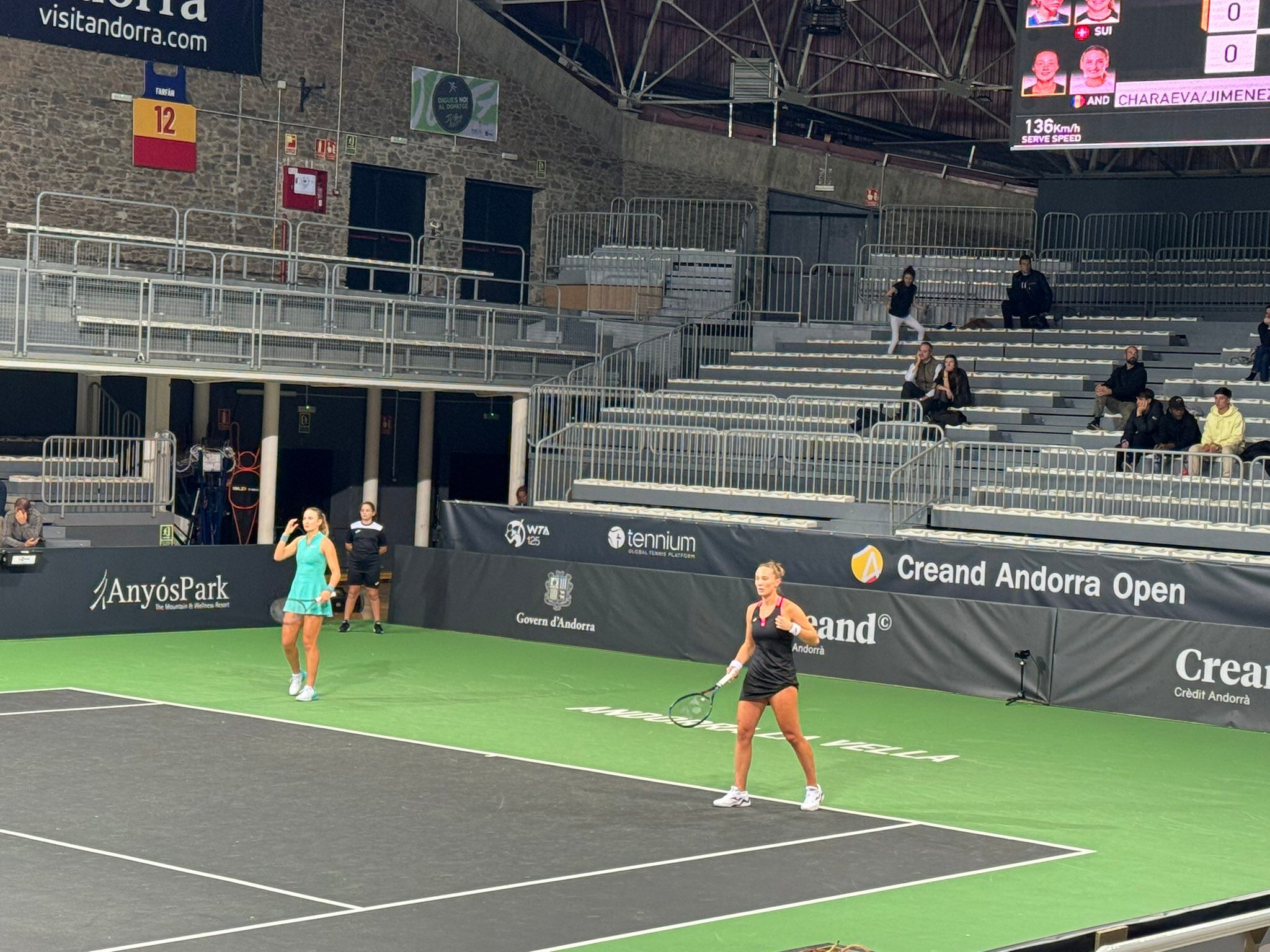 Vicky Jiménez al partit de dobles del Creand Open Andorra.