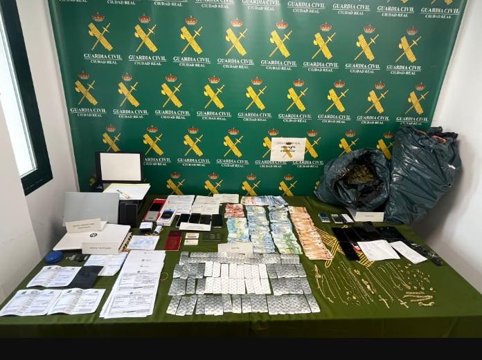 Material intervenido por la Guardia Civil