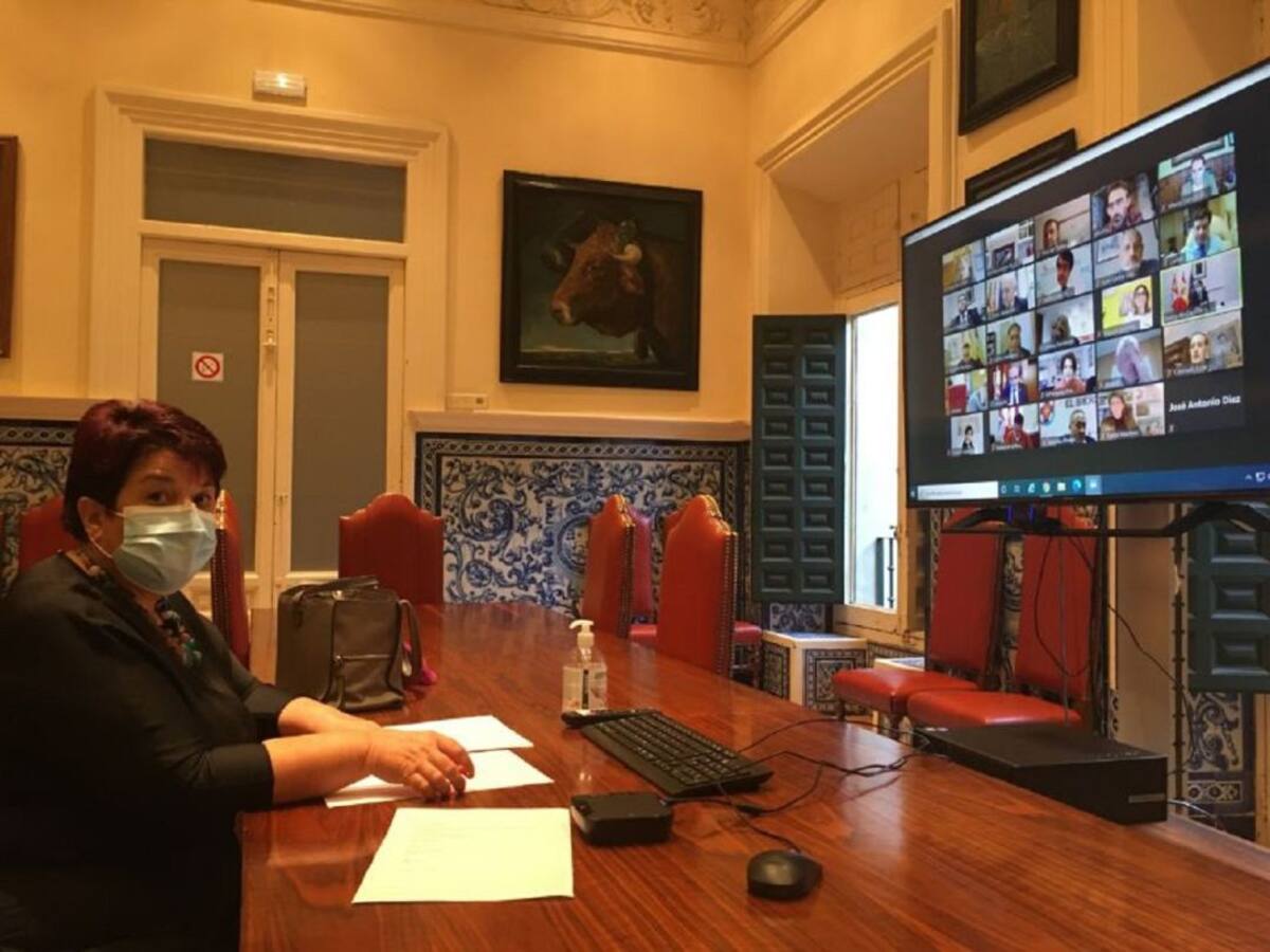 La alcaldesa de Segovia pide a la Junta la apertura de la hostelería