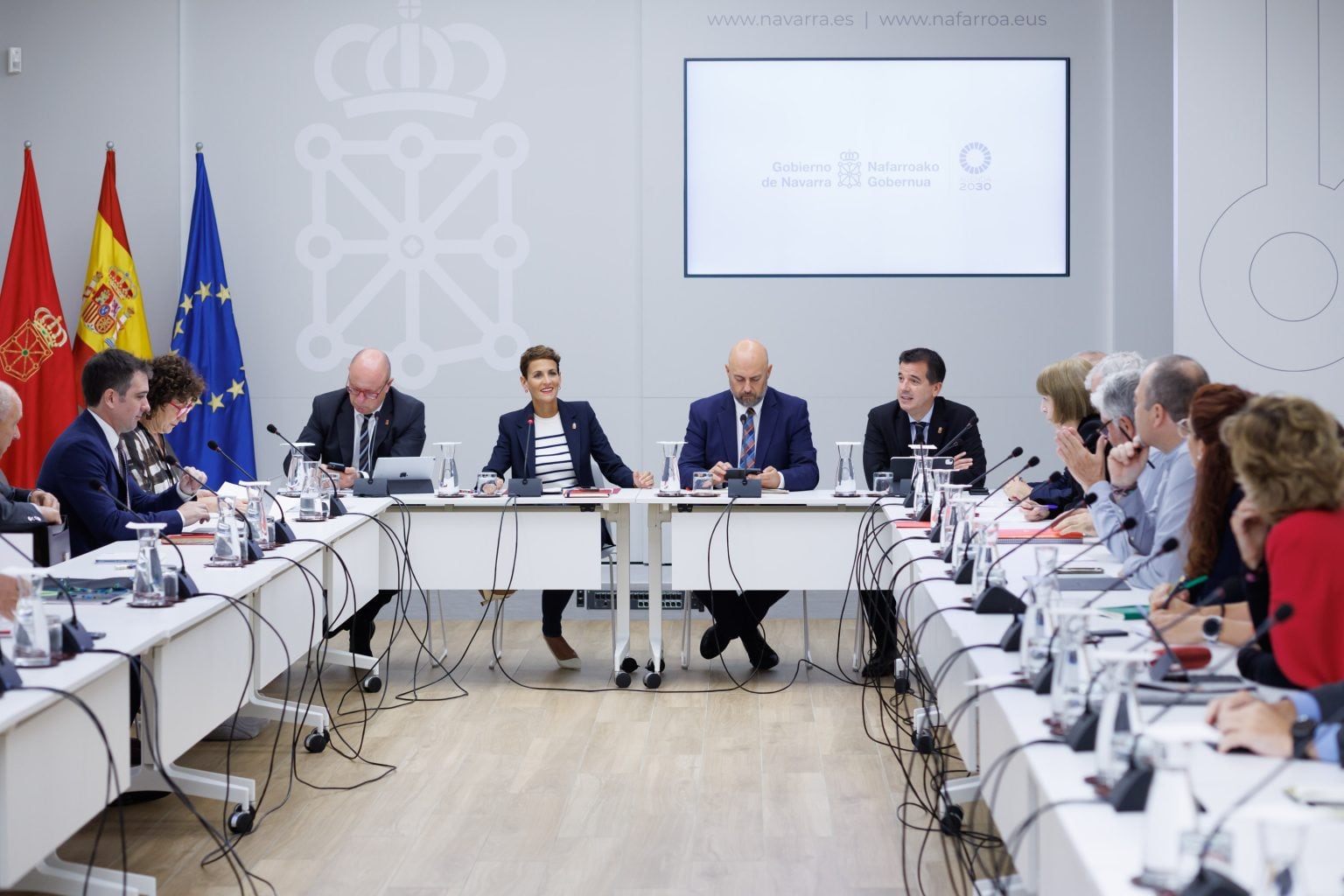 Reunión de varios miembros del Gobierno de Navarra