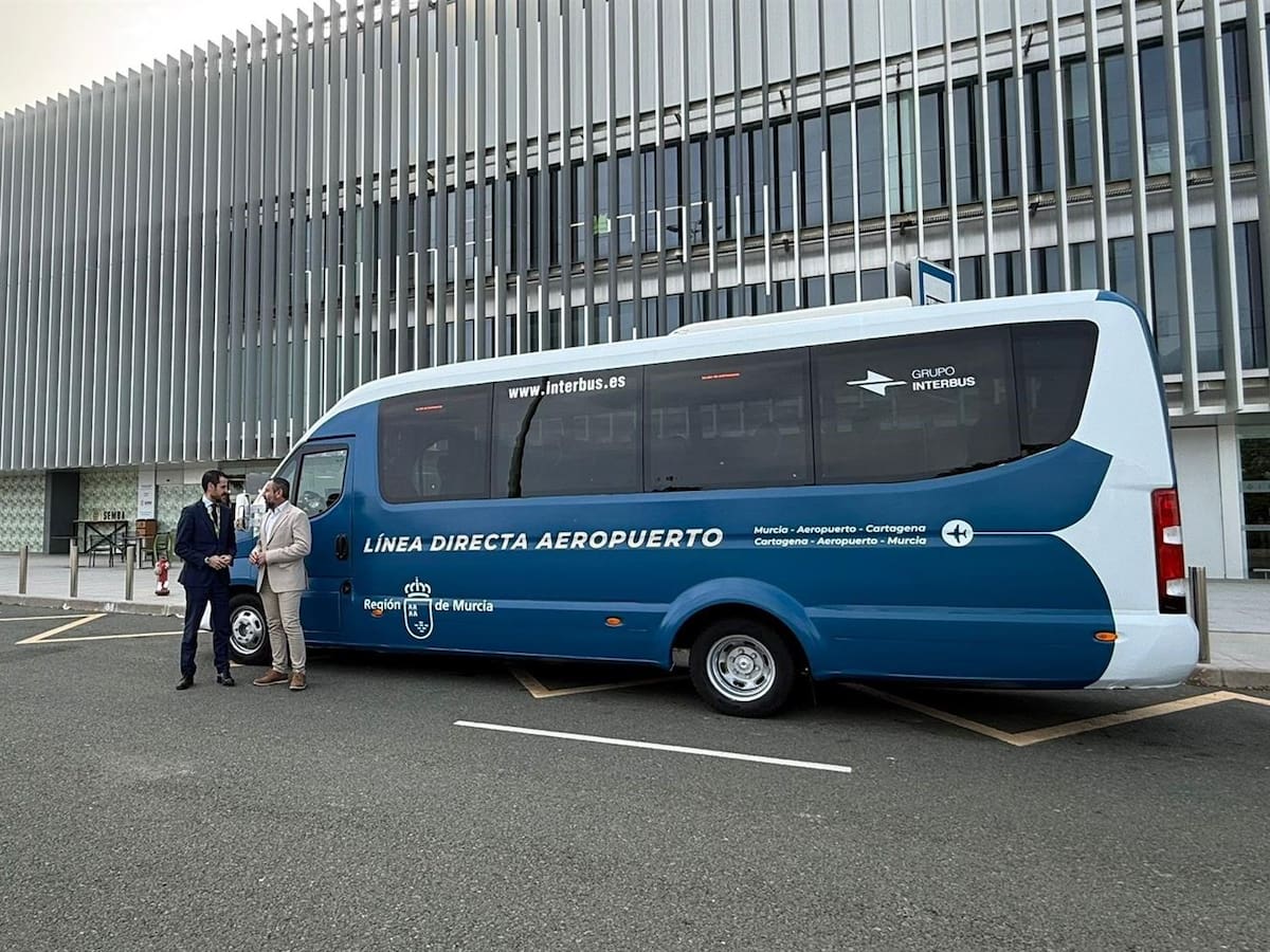 El Aeropuerto Internacional de la Región de Murcia contará con un servicio diario de autobús para Cartagena y Murcia