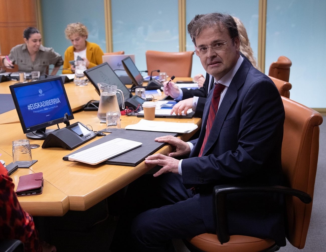 Alberto Martínez ha explicado el presupuesto de Salud en el Parlamento  vasco