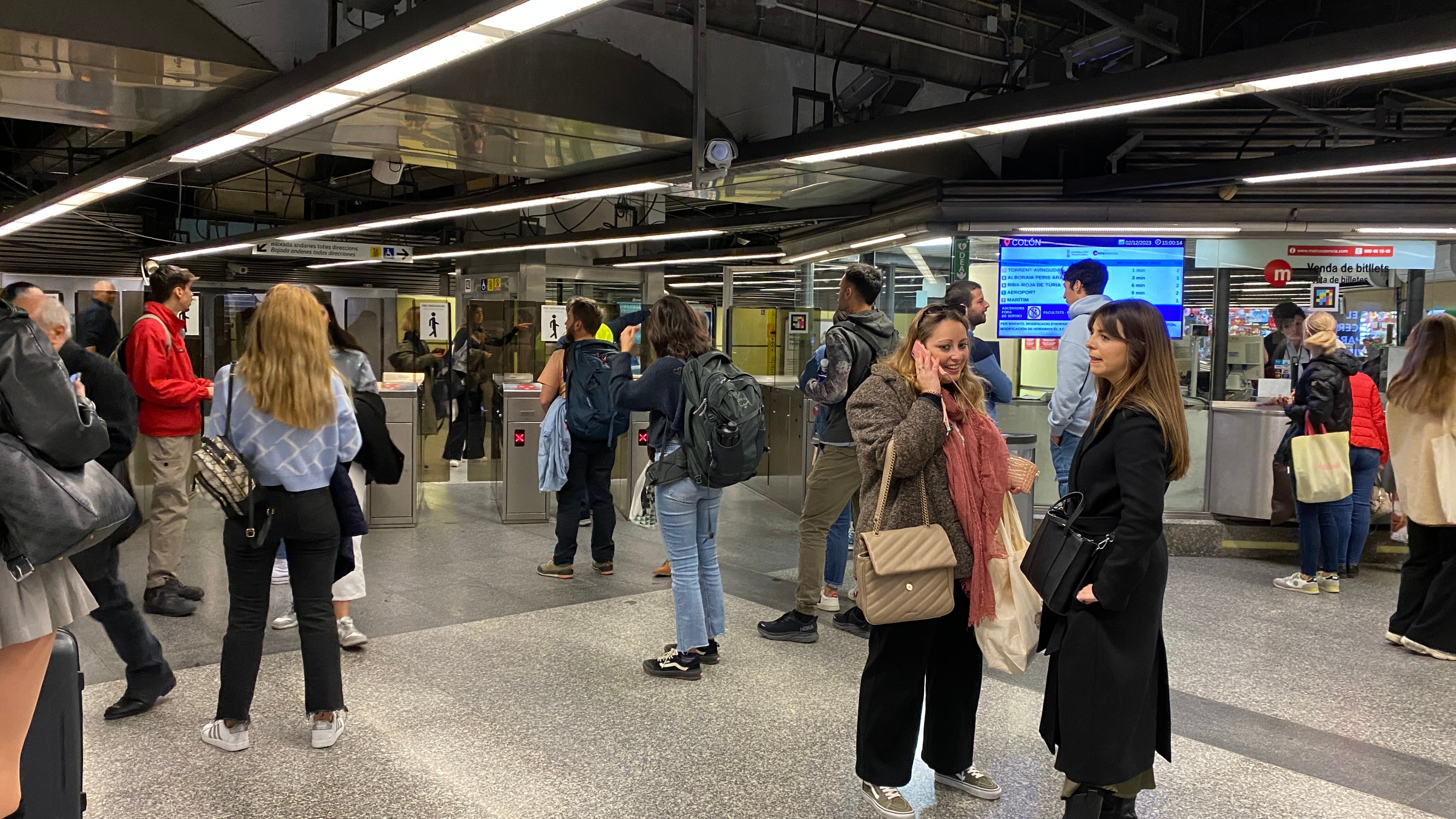 La parada de metro de Colón ha estado cerrada durante unos minutos por el incidente.