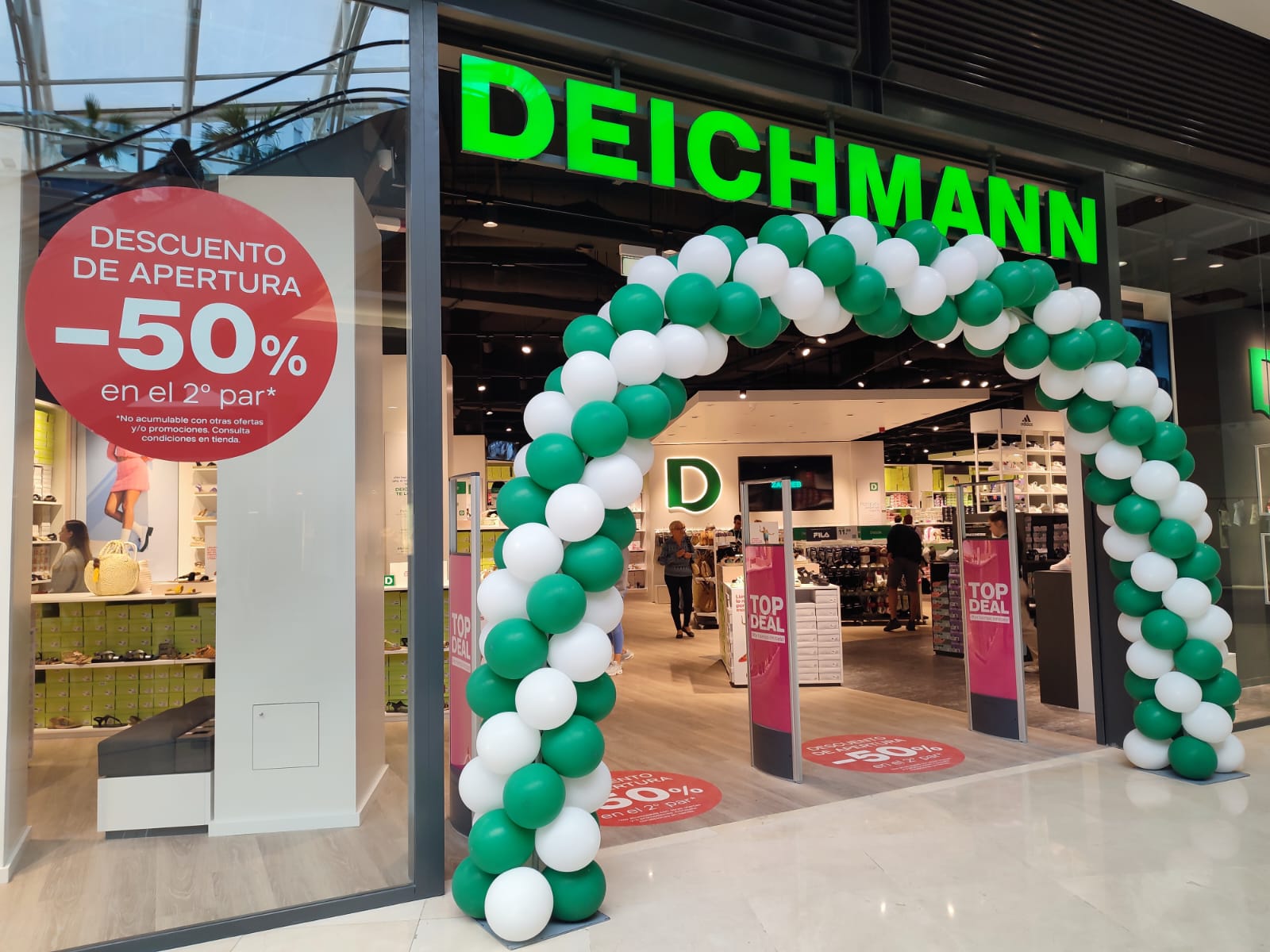 Establecimiento de Deichmann en el CC Arena de València